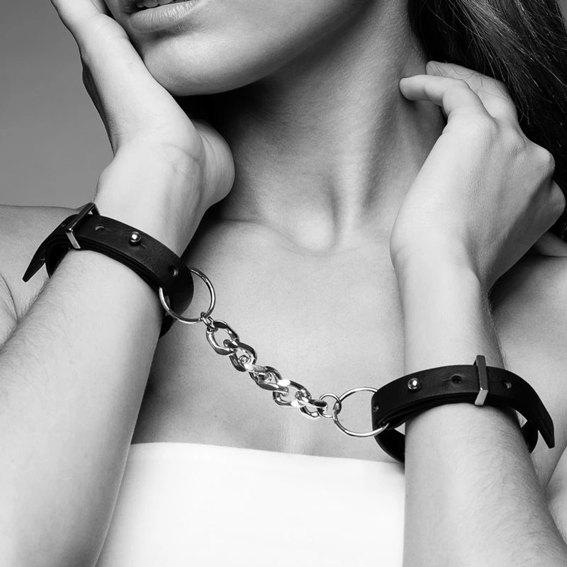 Bijoux Indiscrets Menottes Bracelets Vegan - Maze 2 Bijoux Indiscrets Menottes Bracelets Vegan - Maze – Image 2