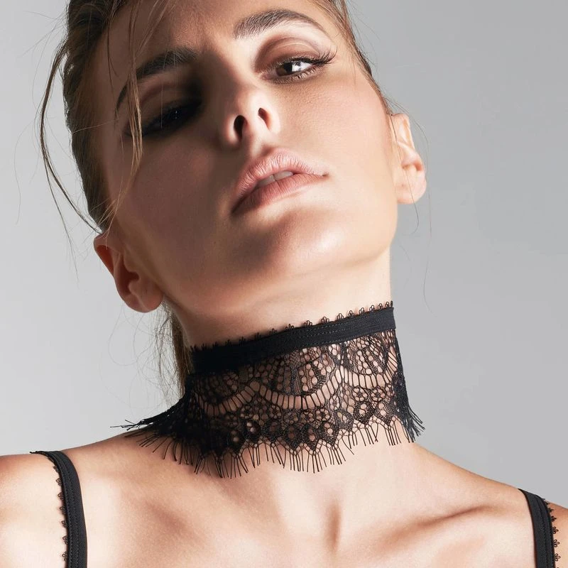 Maison Close Collier En Dentelle - Accroche Coeur 1 Maison Close Collier En Dentelle - Accroche Coeur