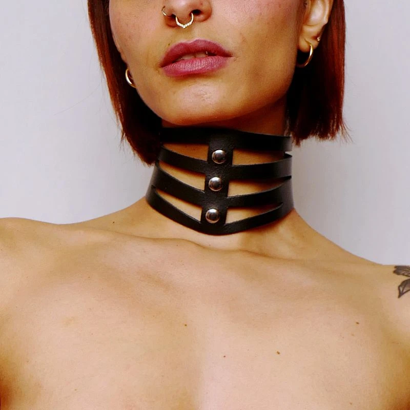 Collier Découpé En Cuir 1 Collier Découpé En Cuir