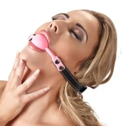 Gag-ball En Silicone - ø 4cm - Rose -Maison Close Magasin gag ball silicone rose mannequin profil