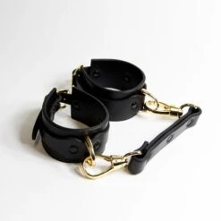 Alternative view of Menottes En Cuir Et Or - Studded Cuffs
