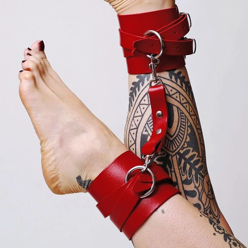 Chevillères En Cuir Avec Lanières Croisées - Rouge 1 Chevillères En Cuir Avec Lanières Croisées - Rouge