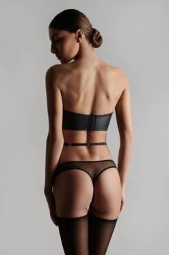 Maison Close String Avec Lanières - Chambre Noire Or